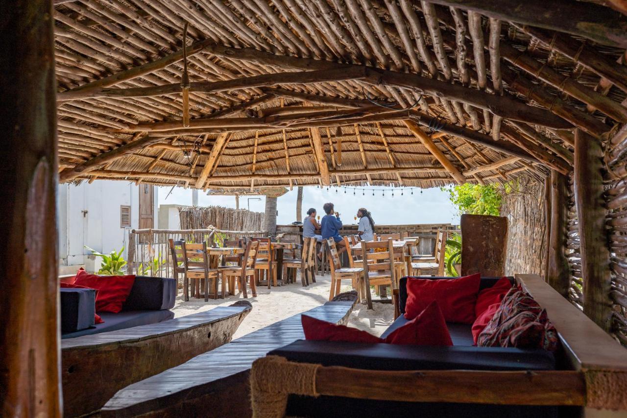 Pili Pili Swahili Lodge Джамбиани Экстерьер фото